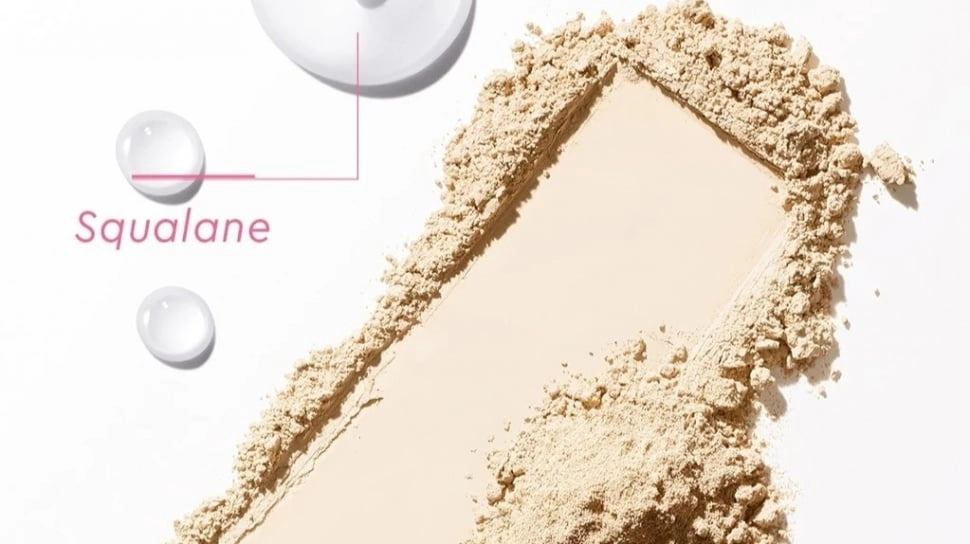 5 Bedak Padat Tahan Air dan Keringat Agar Makeup Tetap Flawless Saat Cuaca Panas