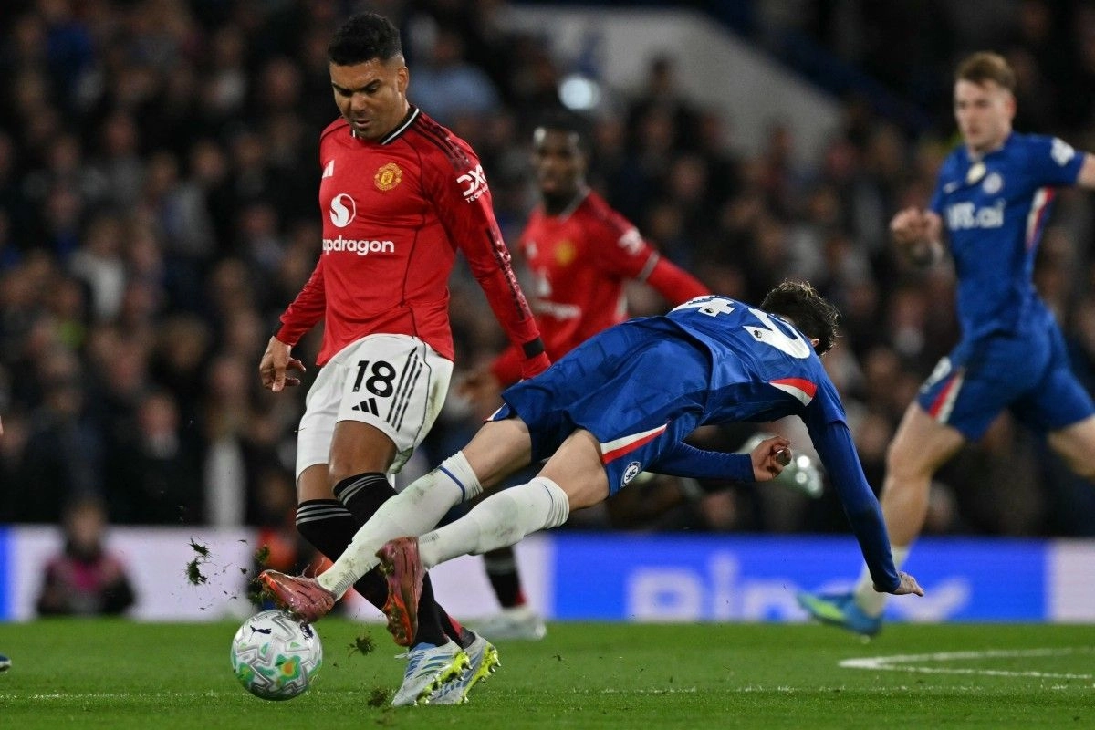 Banjir Protes Pendukung Chelsea, Liam Rosenior Tetap Didukung Petinggi Klub