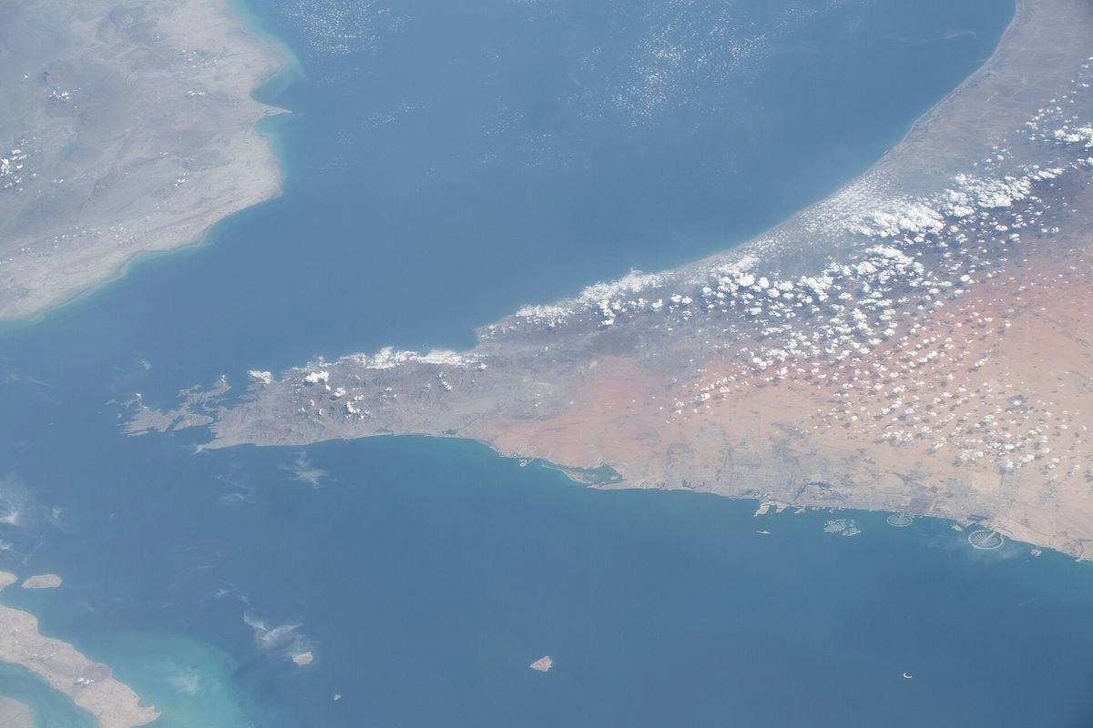 Iran Tutup Selat Hormuz Lagi, Pasokan Minyak Dunia Terancam?
