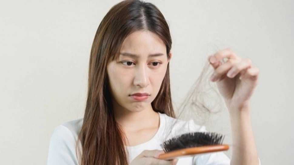 5 Tips Merawat Rambut Rontok secara Alami dan Efektif yang Bisa Dilakukan di Rumah