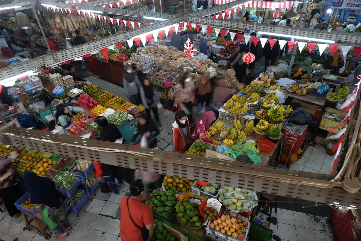 BBM Subsidi Ditahan, Sembako Aman sampai Kapan?