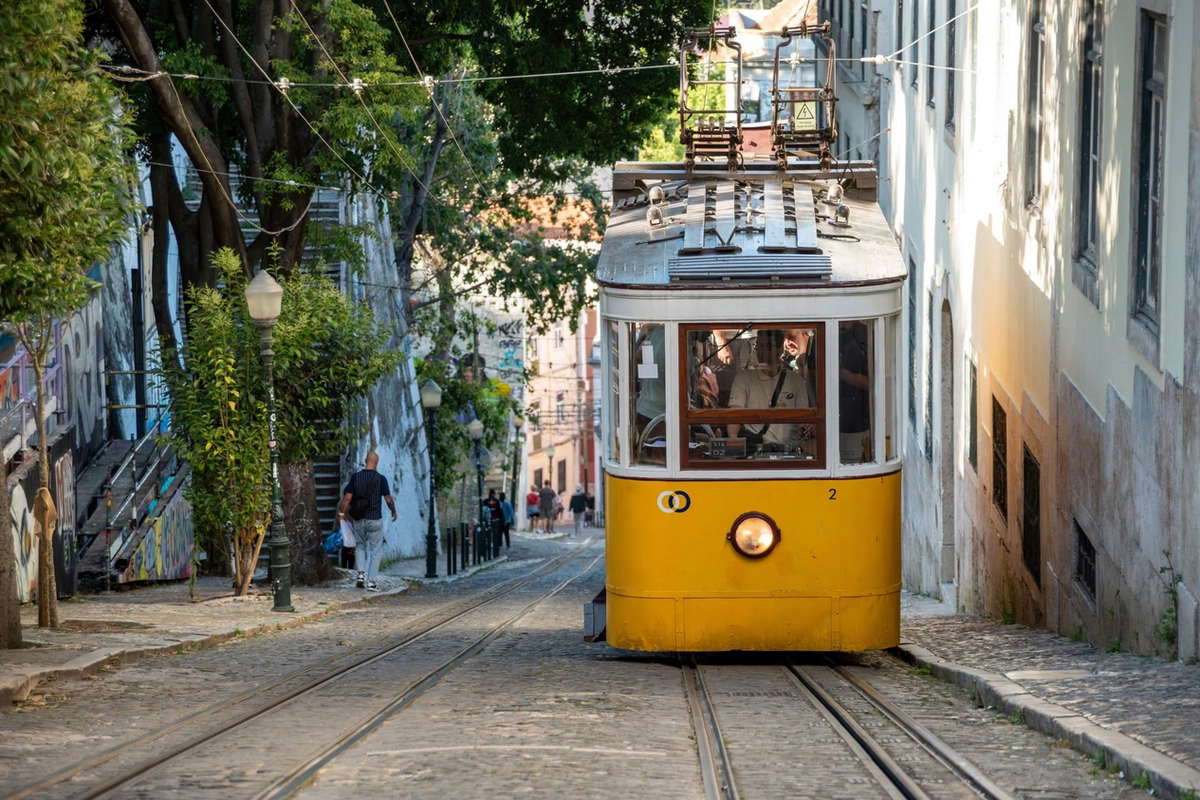 Lisbon Jadi Kota Paling Berwarna di Dunia, Adakah dari Indonesia?