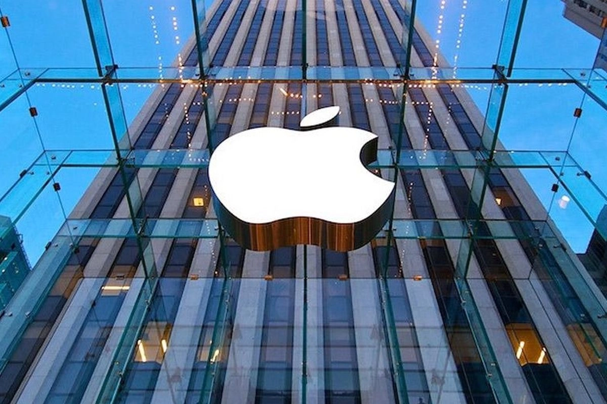 Mundur Usai 15 Tahun, Tim Cook Serahkan Kursi CEO Apple ke John Ternus