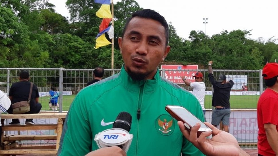 Buntut Tendangan Kungfu, Legenda Timnas Semprot Staf Pelatih Bhayangkara: Kamu Pelatih, Bukan Preman