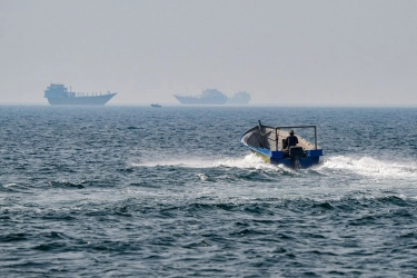 Iran Klaim Menahan Kapal Milik Israel yang Melintasi Selat Hormuz