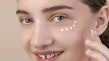 5 Tinted Sunscreen SPF 50 yang Ringan untuk Mencerahkan Wajah