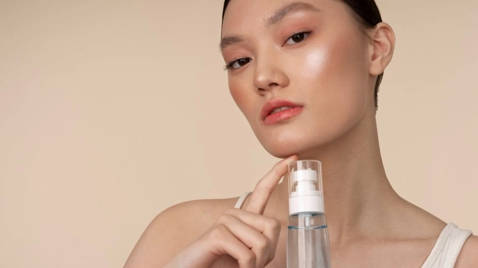 Rekomendasi 5 Setting Spray Biar Bedak Awet dan Tahan Lama 12 Jam Lebih