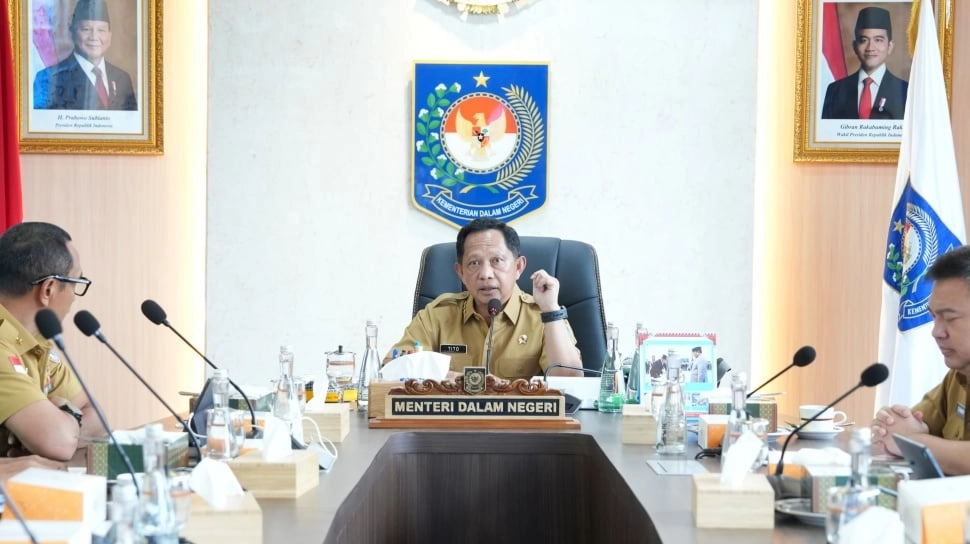 Percepat Transisi Energi, Mendagri Dorong Gubernur Bebaskan Pajak Kendaraan Listrik