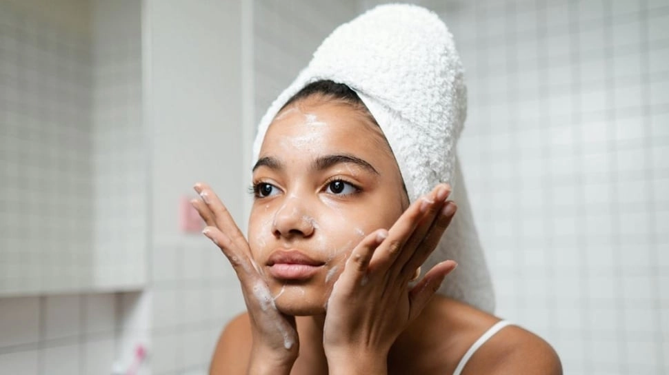 Sabun Cuci Muka Bagus pH Berapa? Ini 5 Rekomendasi agar Kulit Aman