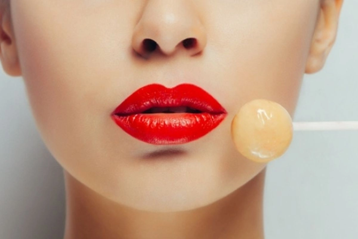 5 Warna Lipstik Terbaik untuk Kencan Pertama Menurut Pakar
