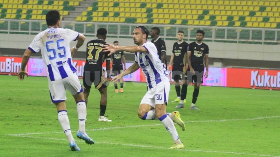 Surplus Striker Persib Bandung, Bojan Hodak Pusing Tentukan Penyerang Lawan Arema FC