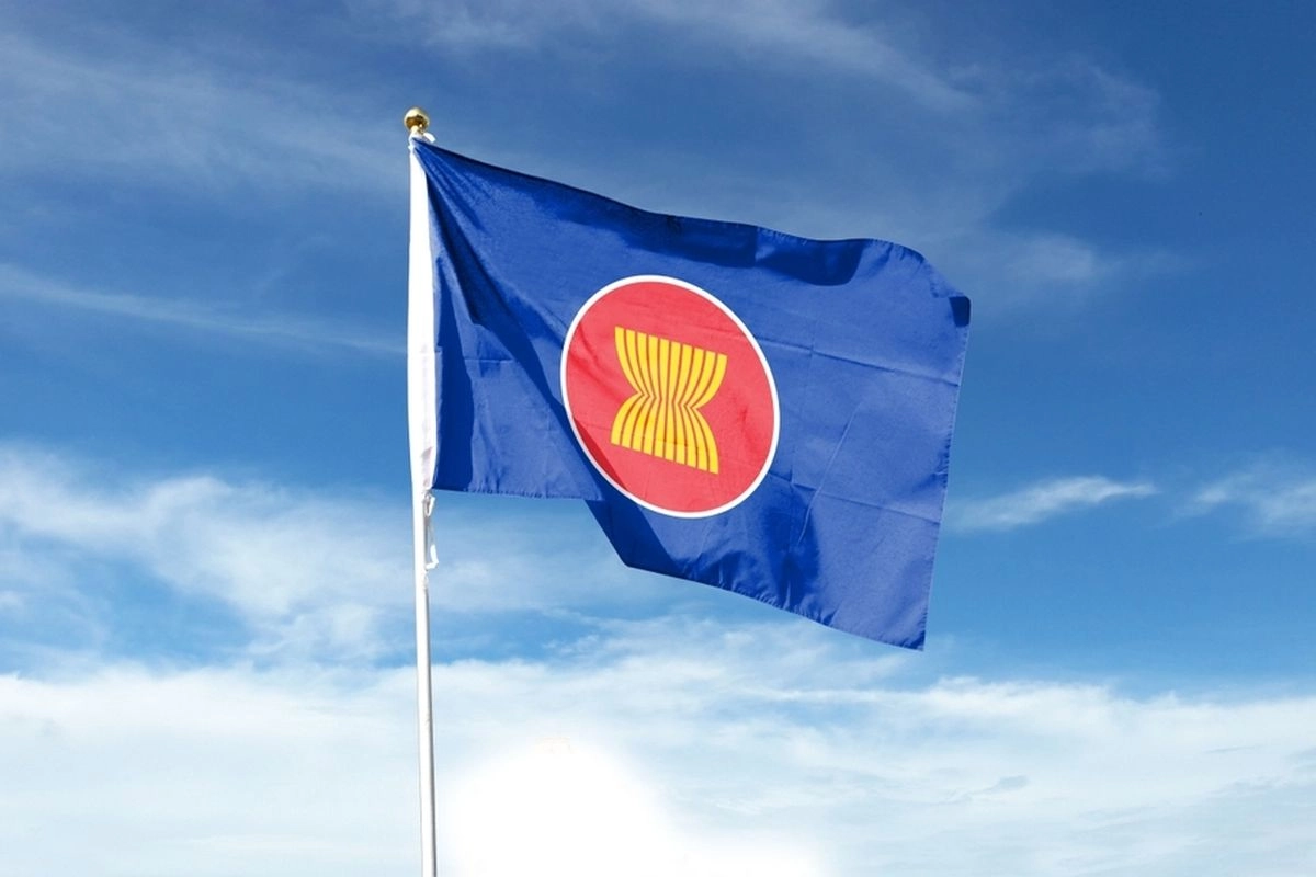 Mengembalikan Kepemimpinan Indonesia di ASEAN