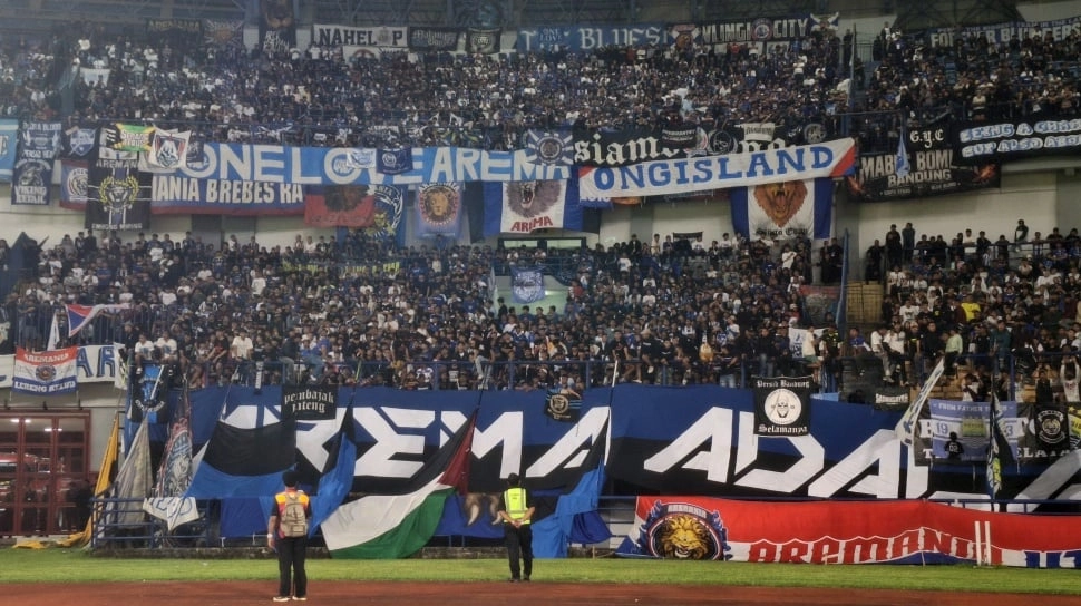 Imbang dan Atmosfer Damai, Marcos Santos Angkat Topi untuk Bobotoh dan Aremania