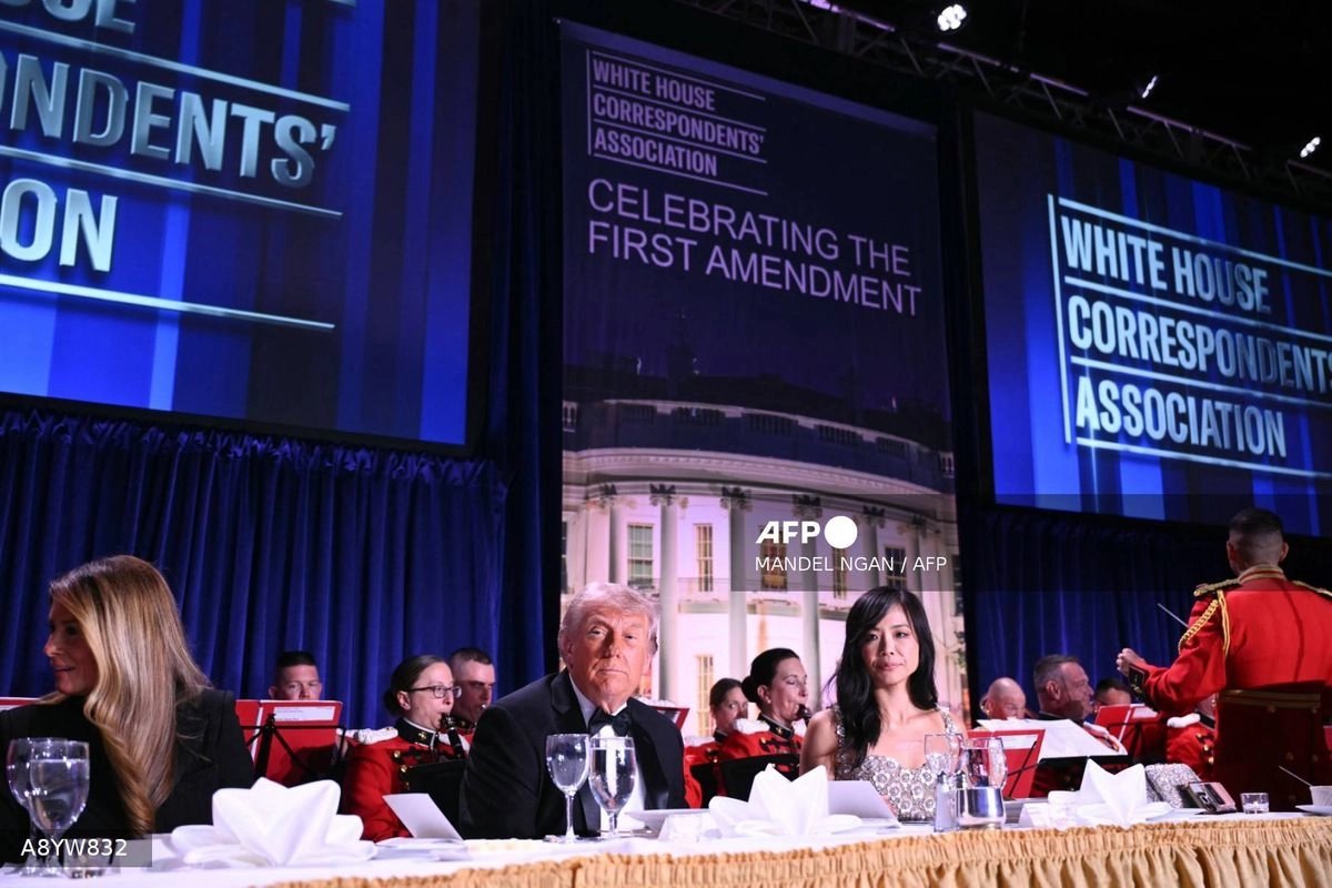 Detik-detik Trump Dievakuasi Saat Ada Tembakan di Acara Makan Malam Gedung Putih