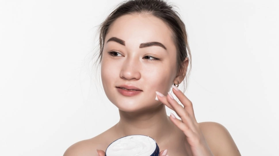 Apakah Boleh Pakai Moisturizer di Siang Hari? Ini 5 Rekomendasi dengan SPF