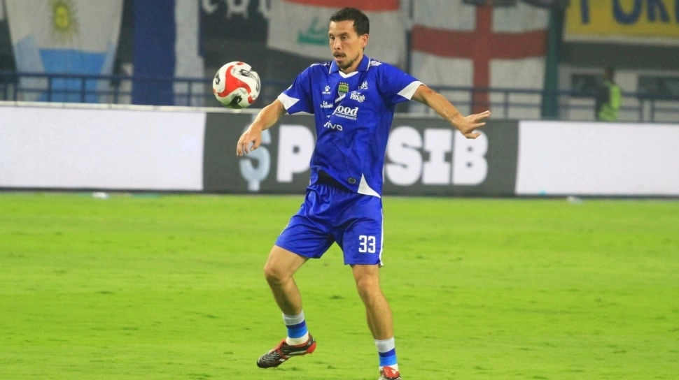 Thom Haye hingga Marc Klok Latihan Terpisah Jelang Persib vs Bhayangkara FC, Kenapa?