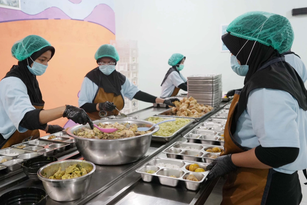 Pemerintah Evaluasi MBG, 1.789 Dapur Kena Sanksi Operasional