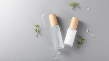 5 Essence dengan Kandungan Anti Aging untuk Usia 50 Tahun ke Atas