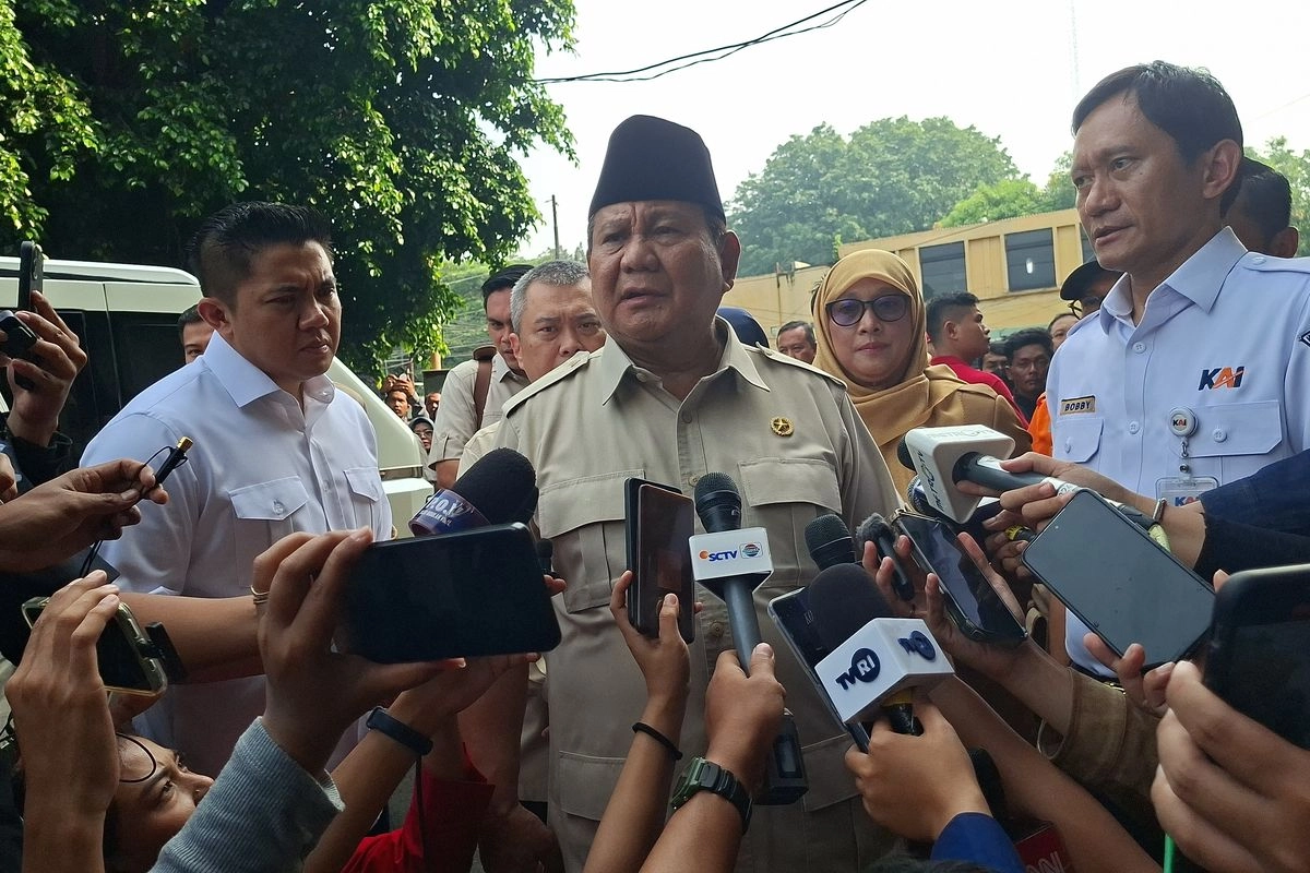 Perlintasan Kereta Sebidang Problem Lawas, Prabowo: Kita Selesaikan