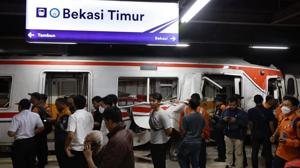 Imbas Tabrakan Kereta Api, Operasional KRL Blue Line Hanya Sampai Stasiun Bekasi
