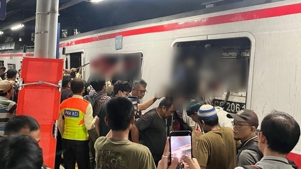Imbas Tabrakan KRL dengan KA Agro Bromo Anggrek, Stasiun Bekasi Timur Ditutup Sementara