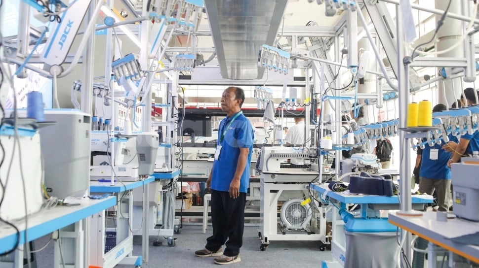 Industri Tekstil RI Terjepit: Krisis Global dan Serbuan Barang Kawasan Berikat