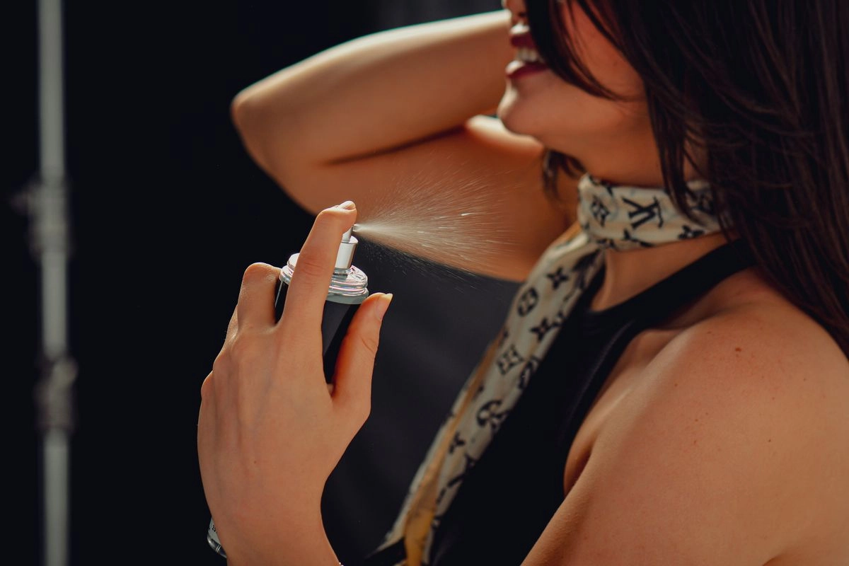 4 Titik Semprot Parfum yang Bikin Wangi Tahan Lama