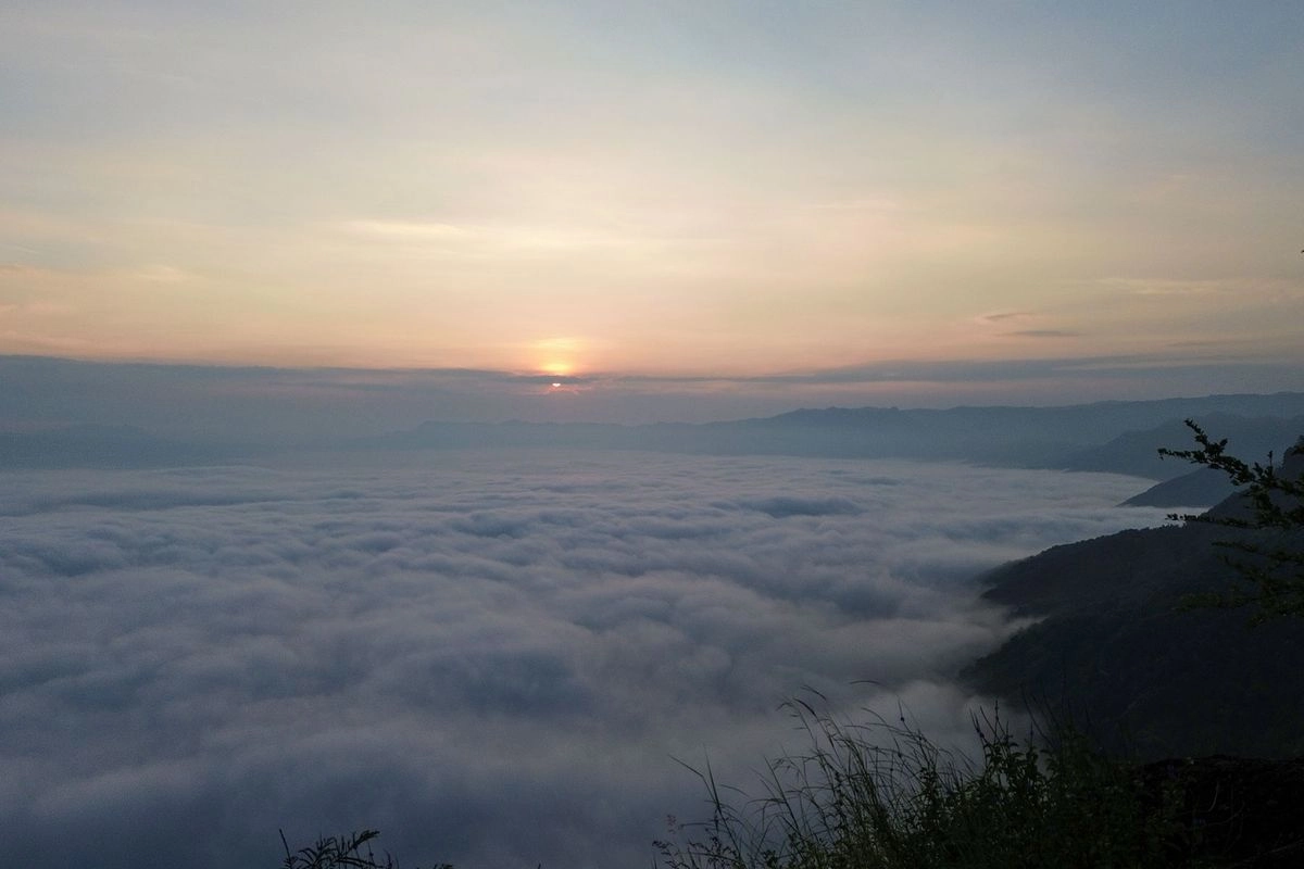 Harga Tiket dan Jam Buka Gunung Kelir Wonogiri, Spot Lautan Awan yang Murah Meriah