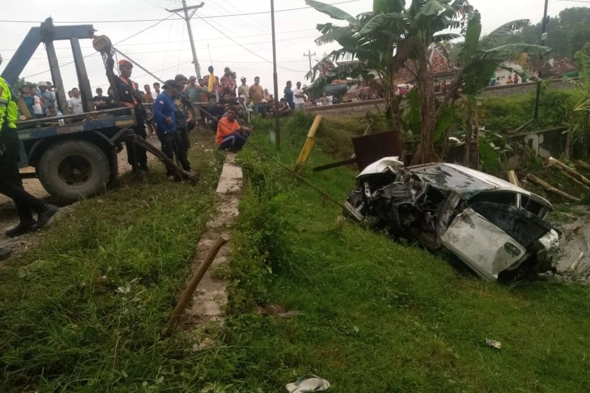 ''Sillent Killer'' di Perlintasan Kereta Sebidang
