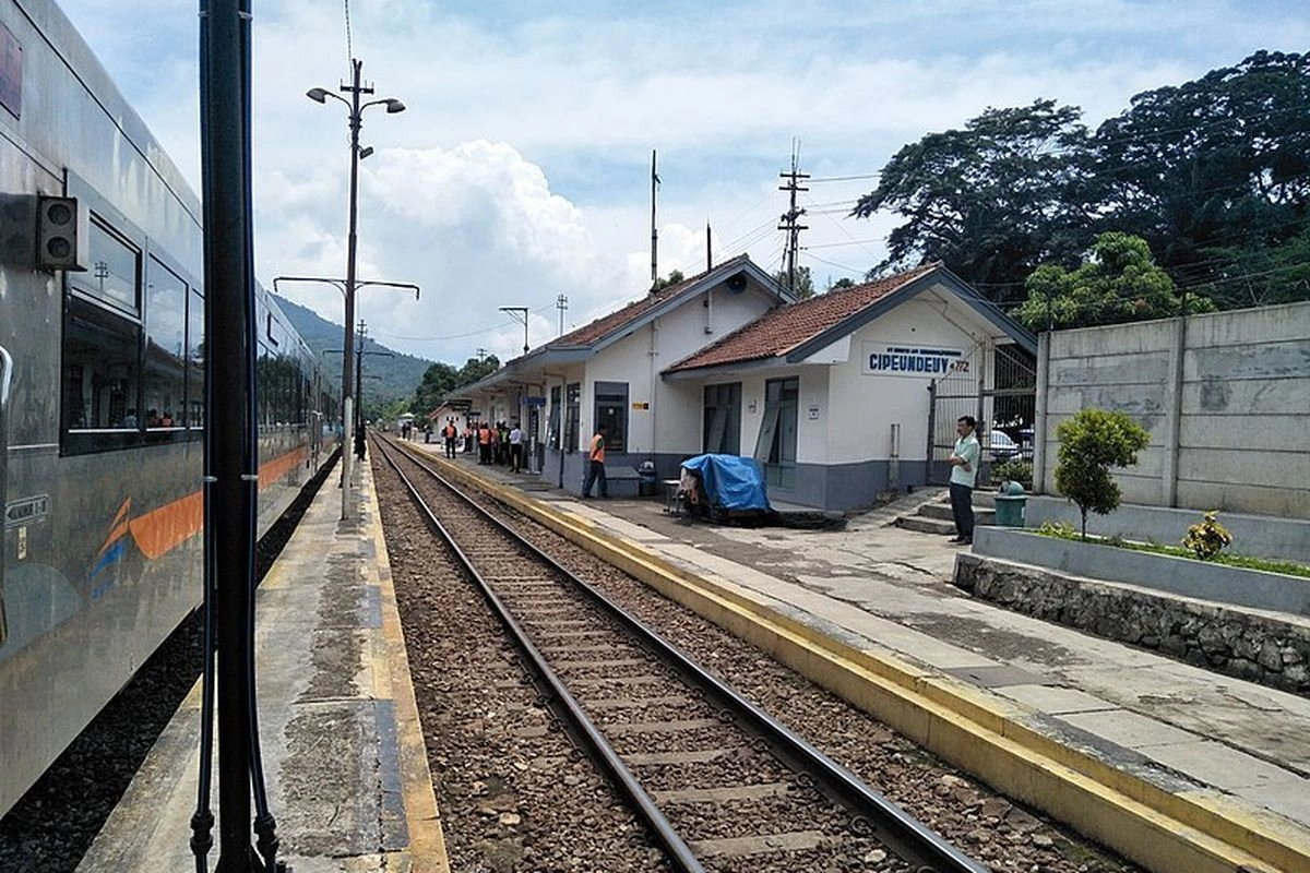 Cuma Stasiun Kecil, Tetapi Ini Alasan Semua Kereta Api Wajib Berhenti di Sini