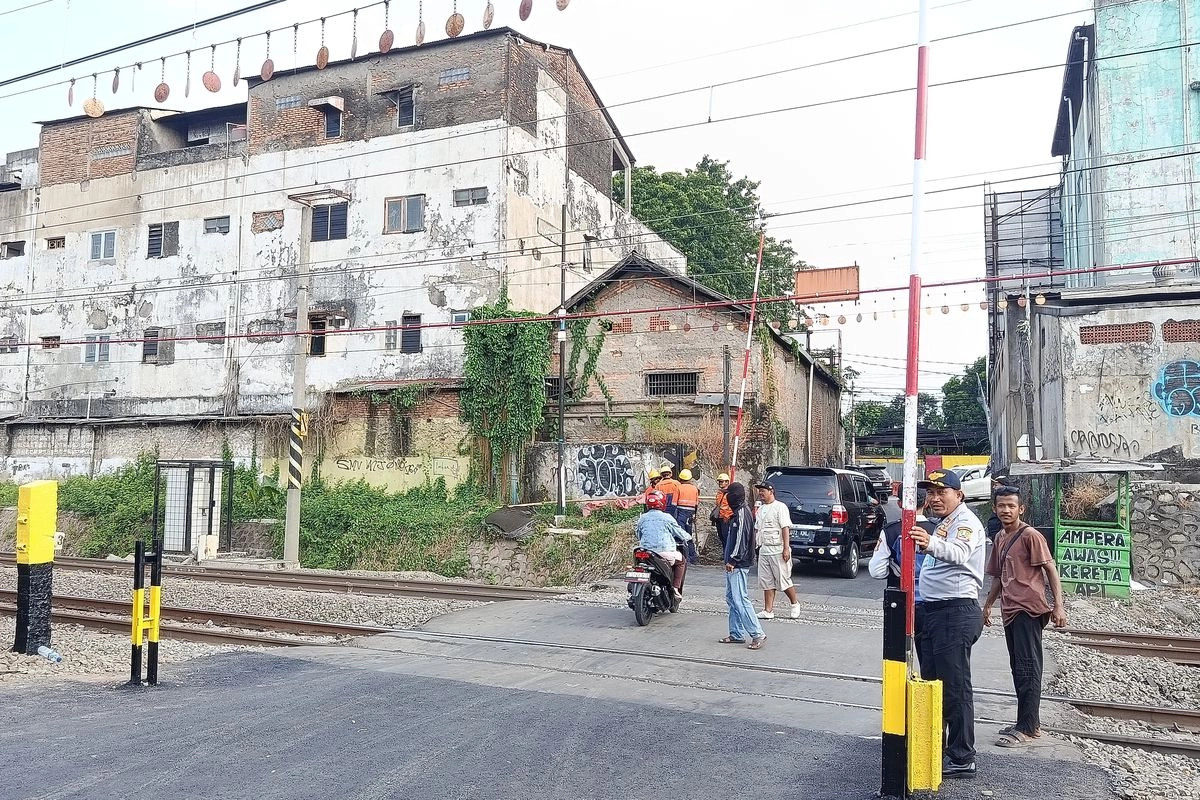 KAI Tertibkan 2.220 Pelintasan Liar, Tekan Risiko Kecelakaan Kereta