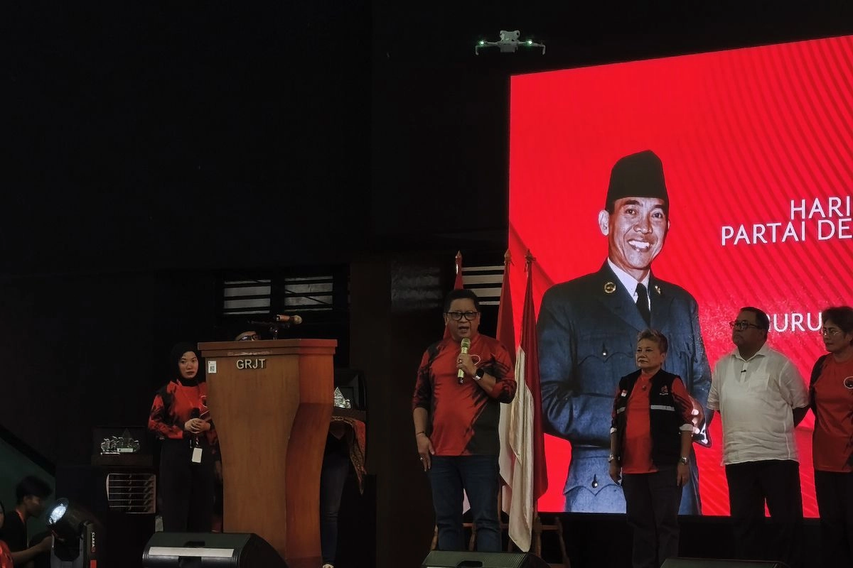 Peringatan Hari Buruh PDIP, Hasto Ajak Buruh Bersatu Hadapi Tantangan Ekonomi