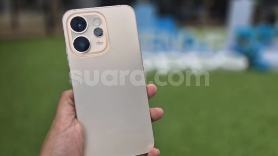 Setelah Pre-Order Dibuka di China, 2 HP Midrange Oppo Terbaru Lolos Sertifikasi Global