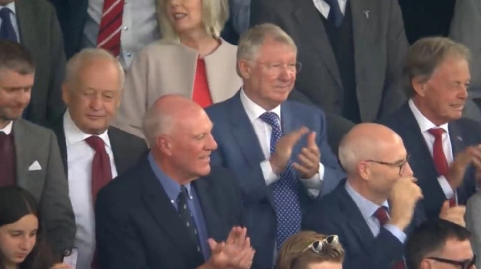 Sir Alex Ferguson Dilarikan ke Rumah Sakit