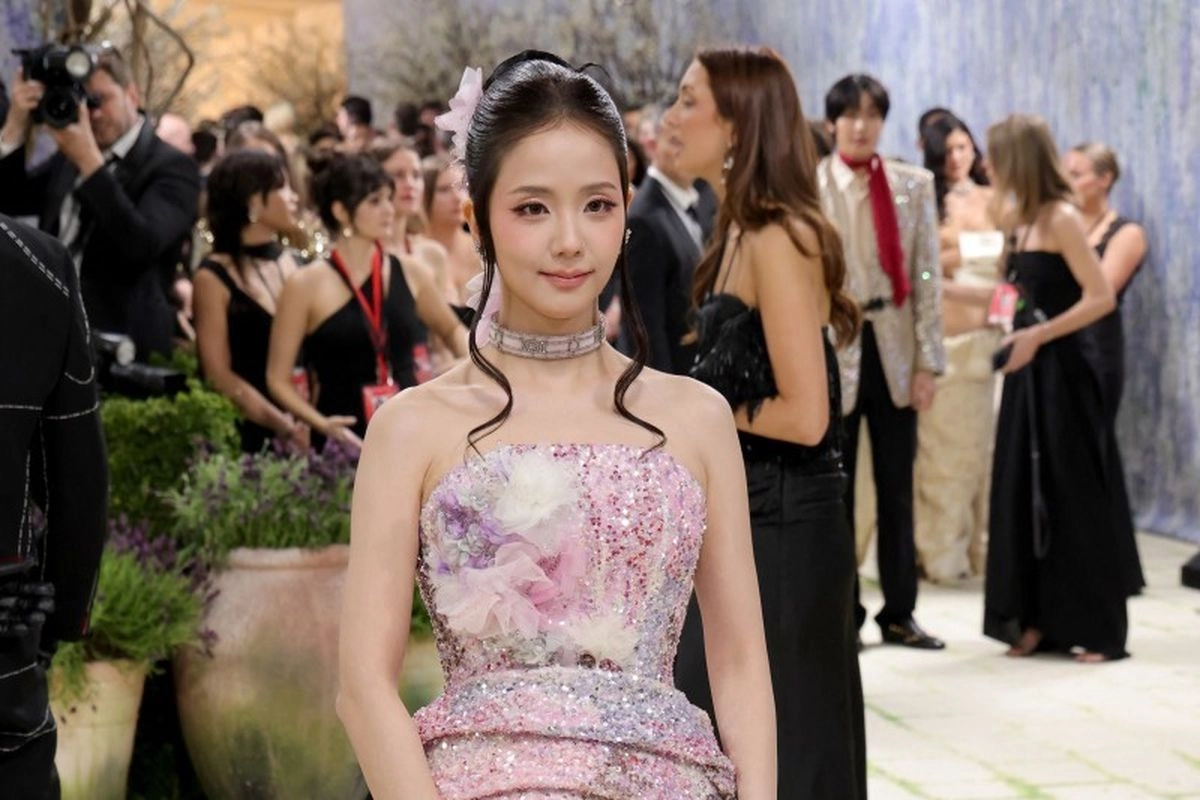 Kalung Jisoo Blackpink di Met Gala 2026 Ternyata Berusia Lebih dari 120 Tahun