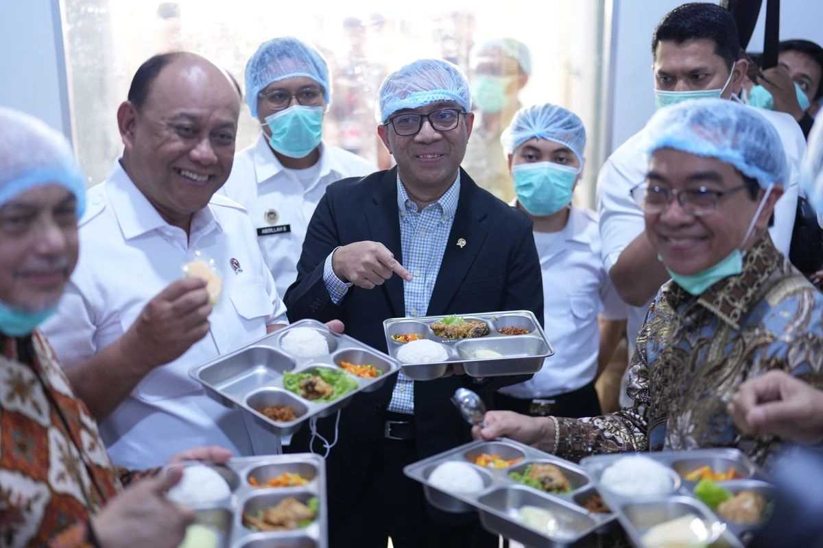 Mengapai Ramai-ramai Menolak MBG Masuk Kampus?