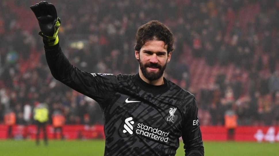 Alisson Becker Semakin Dekat Gabung Juventus