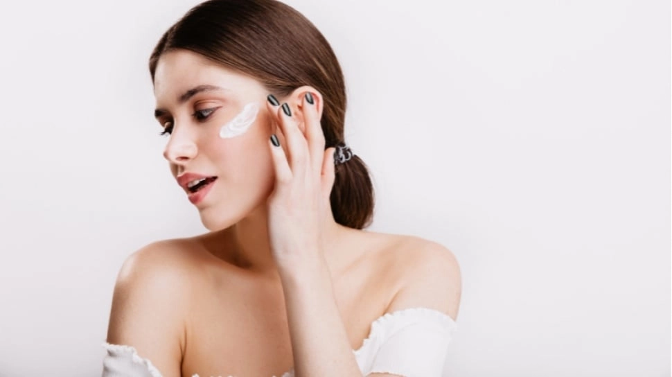 Apakah Sunscreen Bisa Meredakan Jerawat? Simak Tips Memilih Produk yang Tepat