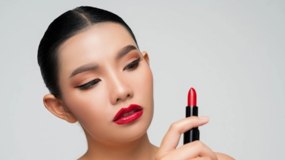 Terpopuler: 5 Lipstik Tahan Lama hingga 16 Jam, Zodiak Panen Keberuntungan Hari Ini