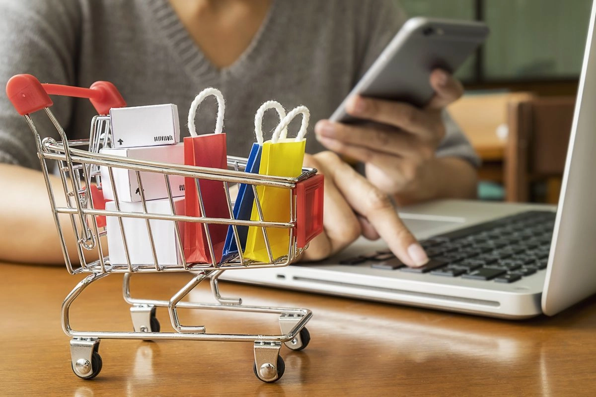 Pemerintah Diingatkan Agar Tak Gegabah Atur Biaya Admin Marketplace