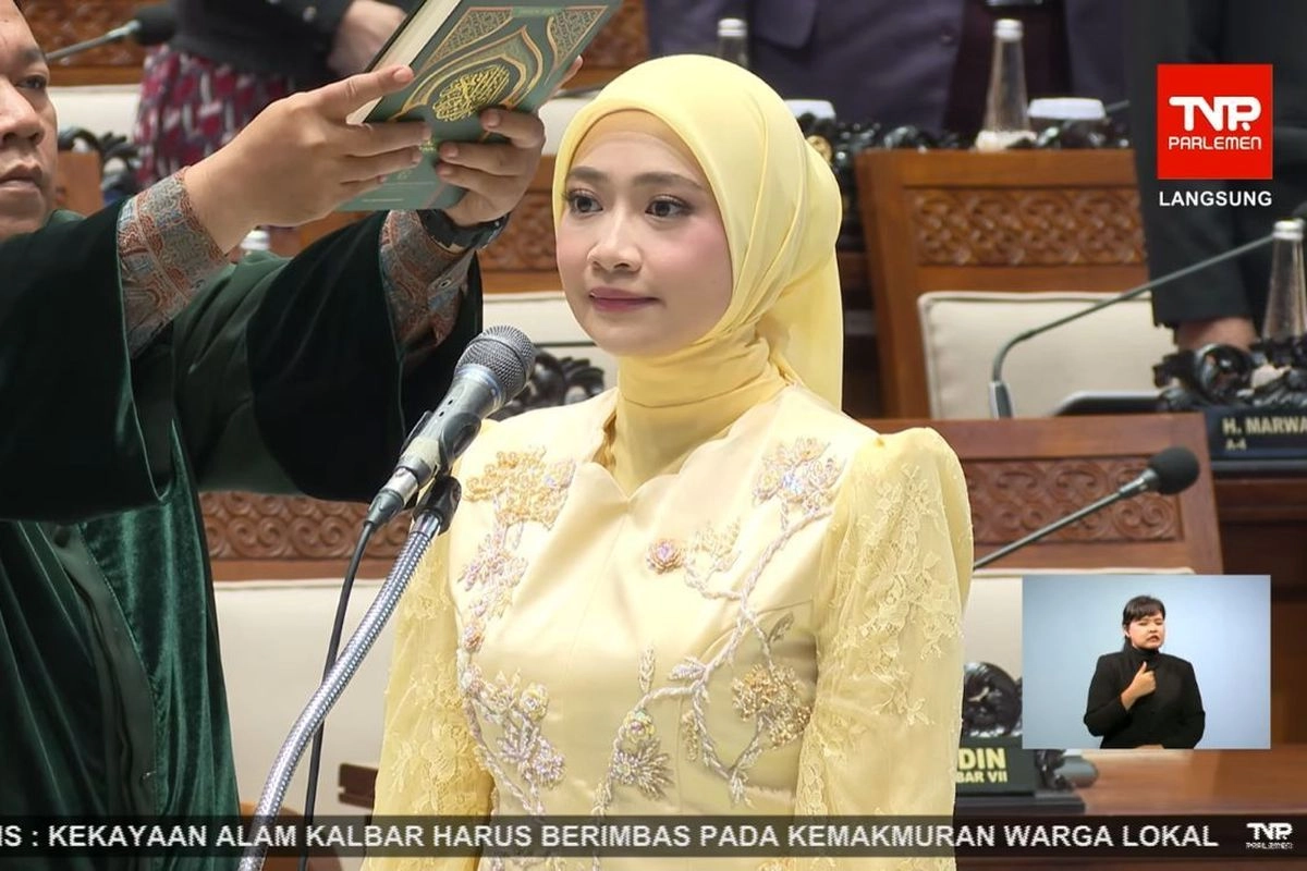 Putri Adies Kadir, Adela Kanasya Adies Resmi Dilantik Sebagai Anggota DPR 2024-2029