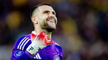 Pelatih Baru Segera Datang, Kolumnis Belanda Sarankan Ajax Coret Maarten Paes