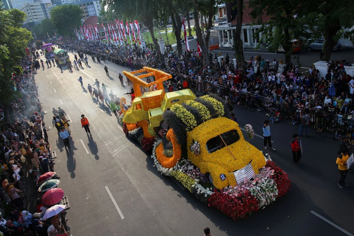 Festival Surabaya Vaganza 2026 Hadirkan Parade Malam Garden of Hope