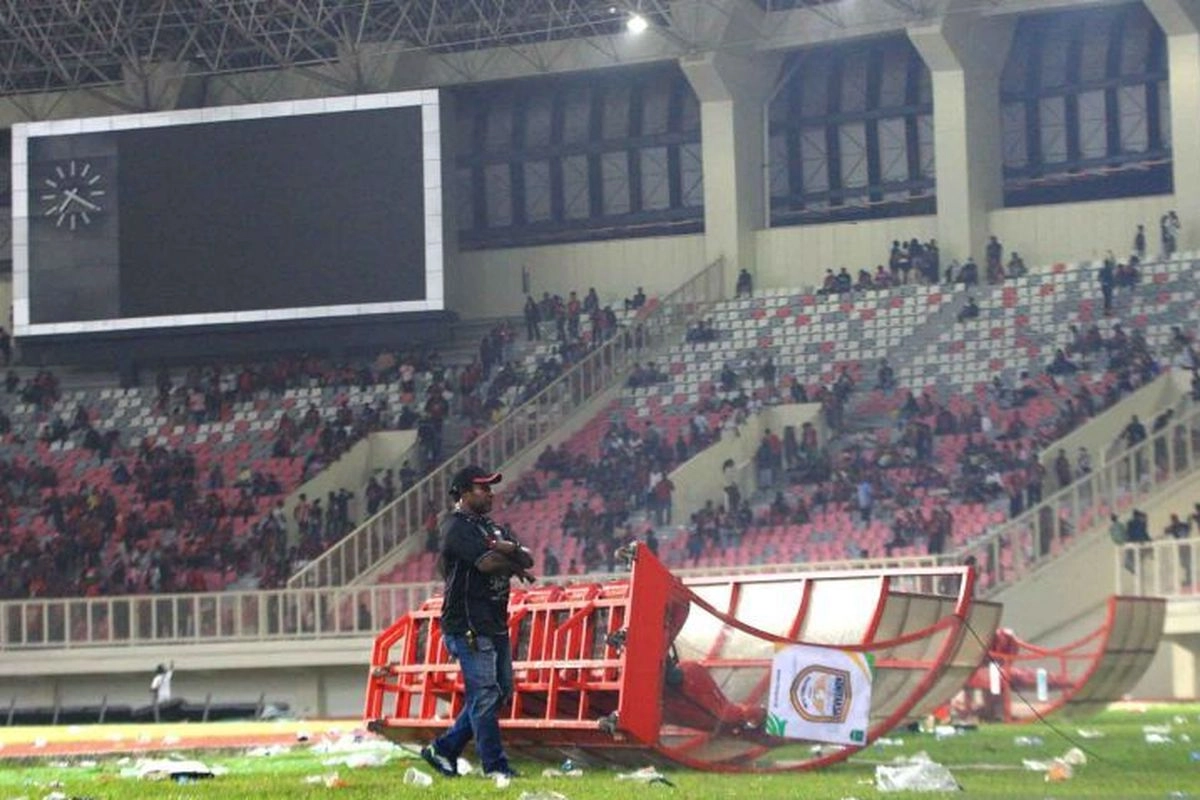 Hooliganisme Inggris dan Perlunya ''Vaksin'' untuk Sepak Bola Indonesia