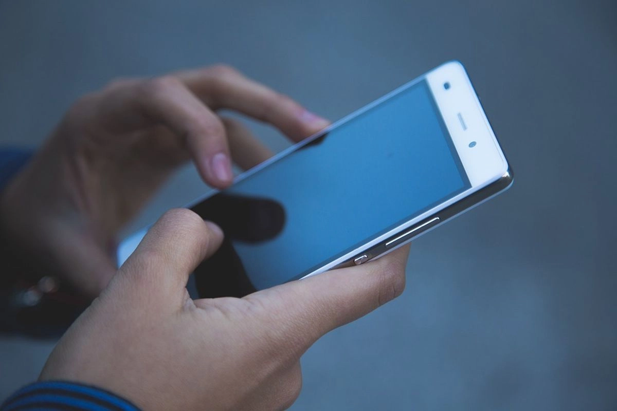 Iran Dilaporkan Sebar SMS Massal ke Warga Israel, Ajak Jadi Mata-mata