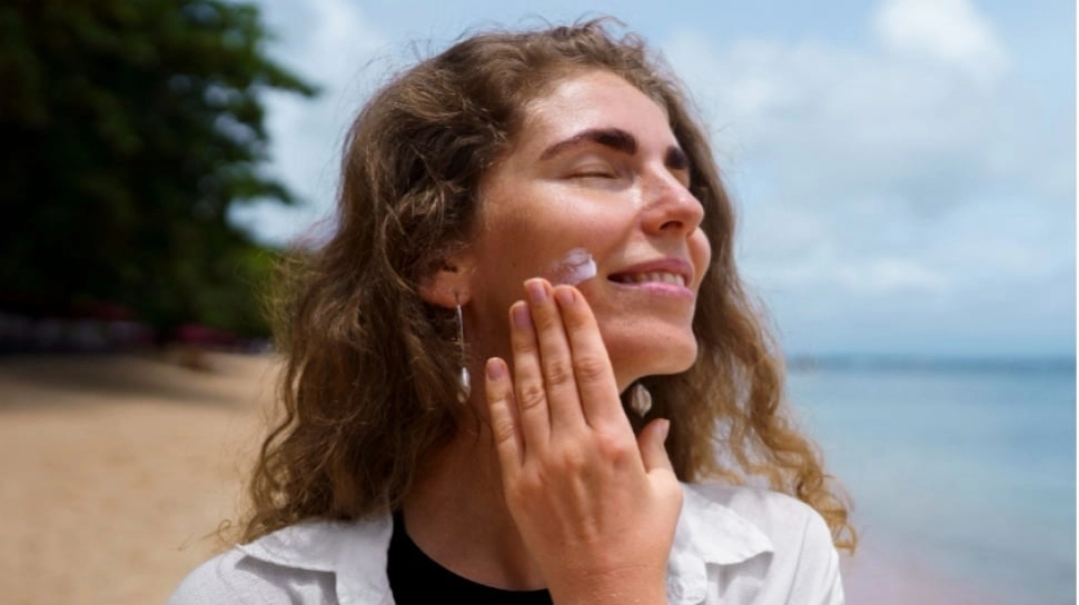5 Rekomendasi Hybrid Sunscreen yang Cocok untuk Aktivitas Outdoor Sehari-hari