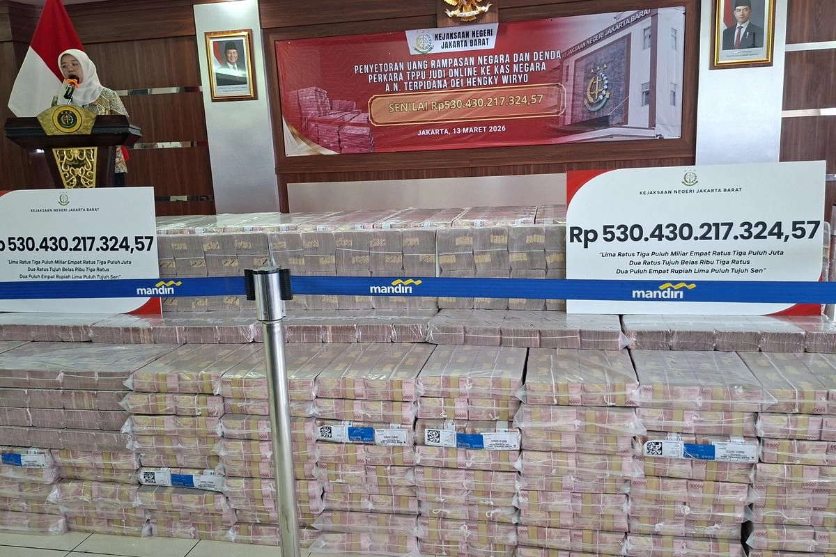Jerat Ganda Masyarakat Digital: Judol dan Pinjol