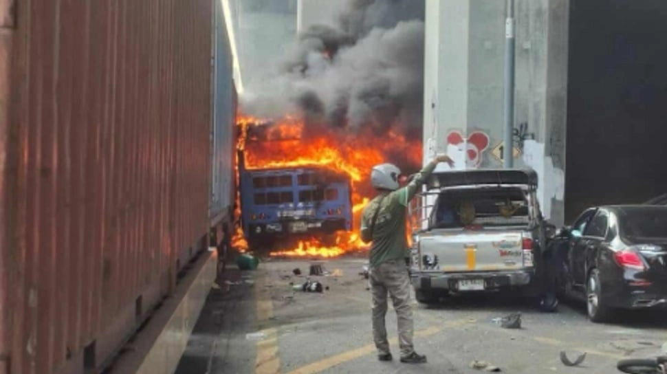 Mirip Indonesia! Perlintasan Kereta Bangkok Jadi Mesin Pembunuh di Tengah Kota