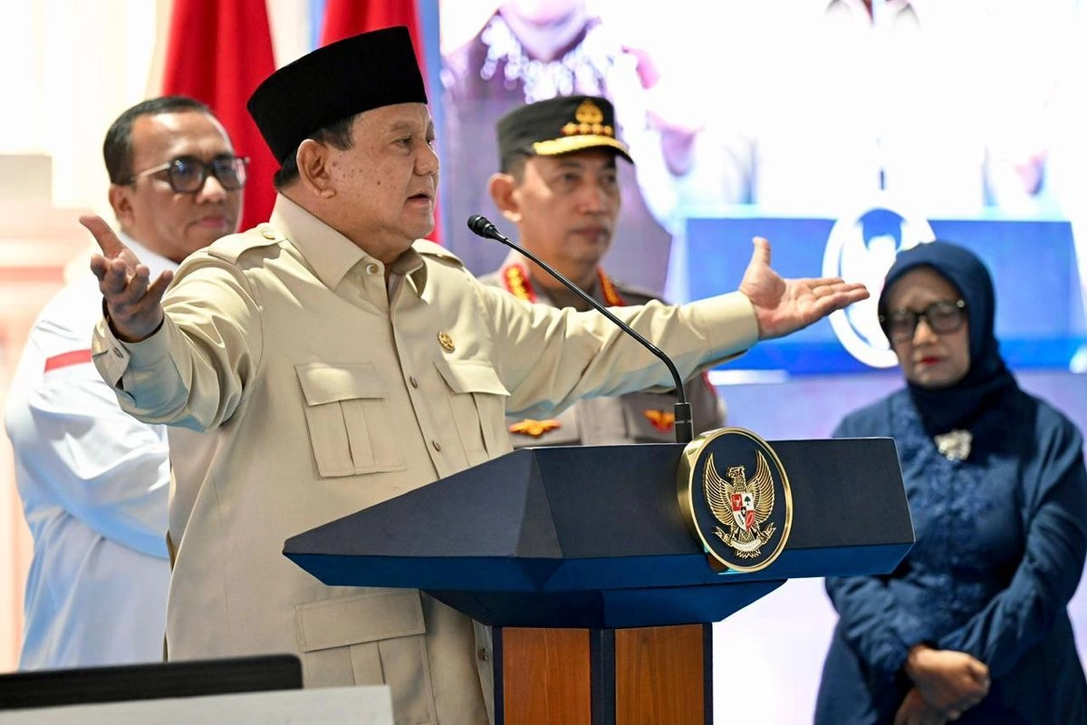 Prabowo Minta Dibuatkan Mobil Khusus, Bahannya Kaca agar Terlihat Berdiri Menyapa Rakyat