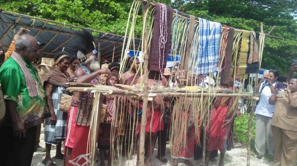 Bagi Masyarakat Adat Malaumkarta, Egek Jadi Ritual Menjaga Laut dari Ancaman Eksploitasi